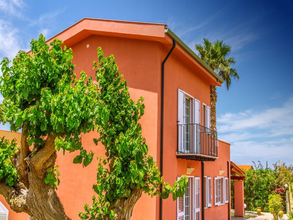 Gelso Bianco Apartments Кампофеличе ди Рокела Екстериор снимка