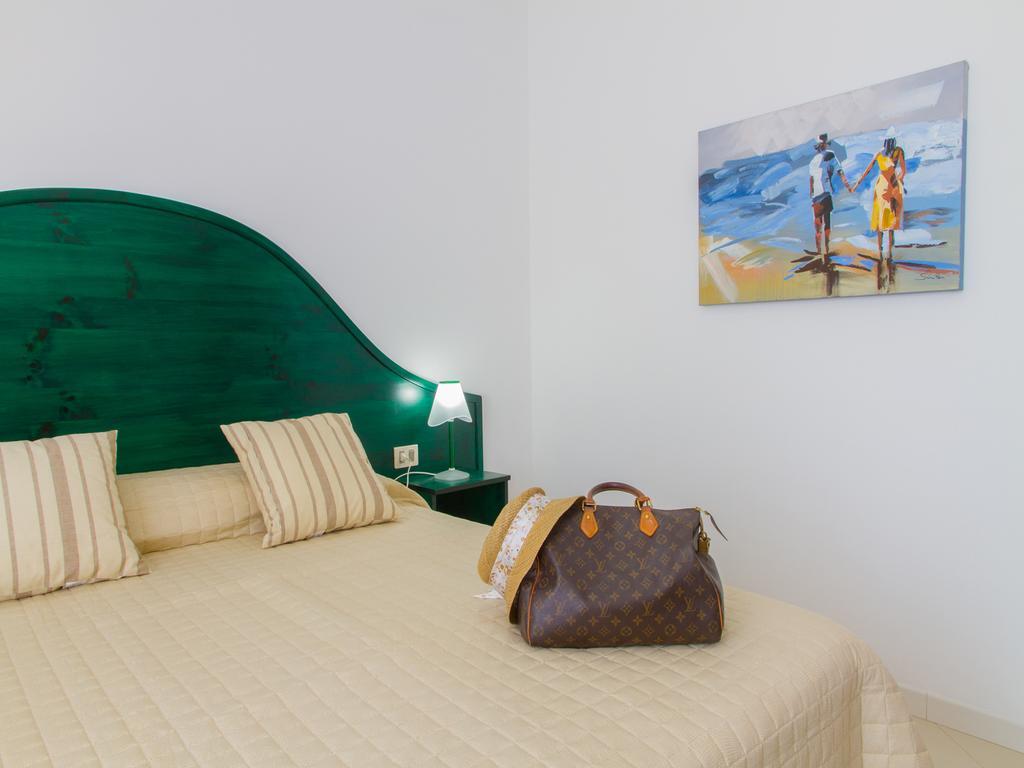 Gelso Bianco Apartments Кампофеличе ди Рокела Екстериор снимка