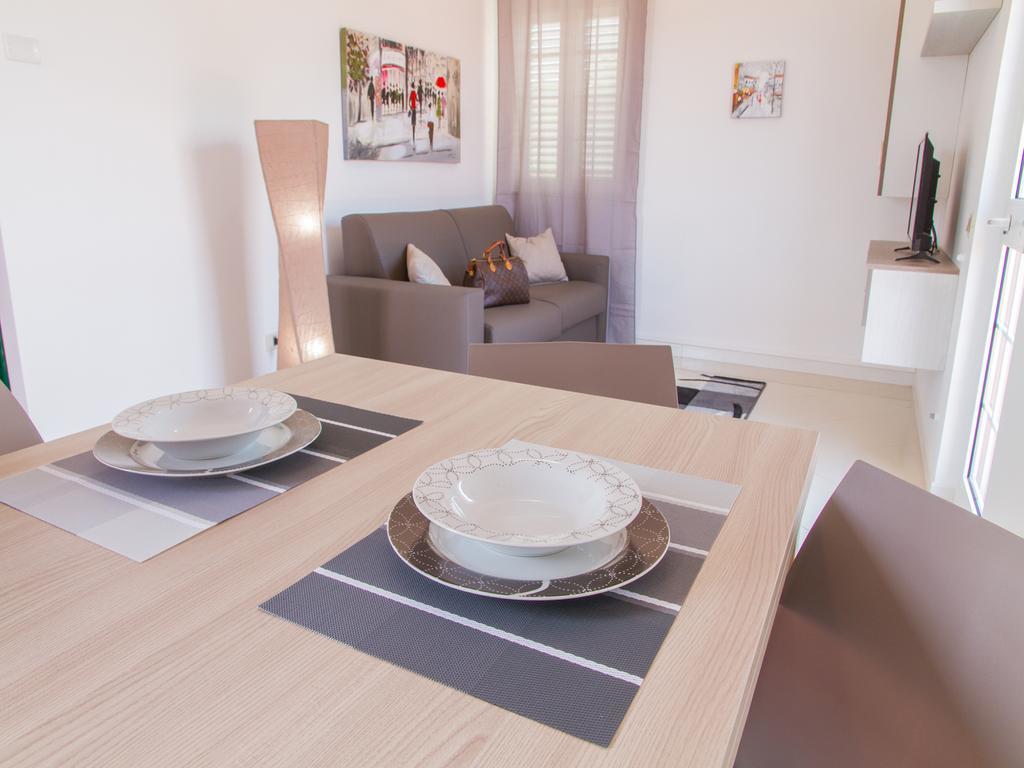 Gelso Bianco Apartments Кампофеличе ди Рокела Екстериор снимка