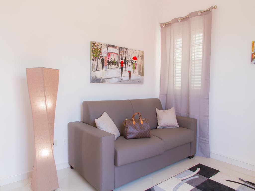 Gelso Bianco Apartments Кампофеличе ди Рокела Екстериор снимка