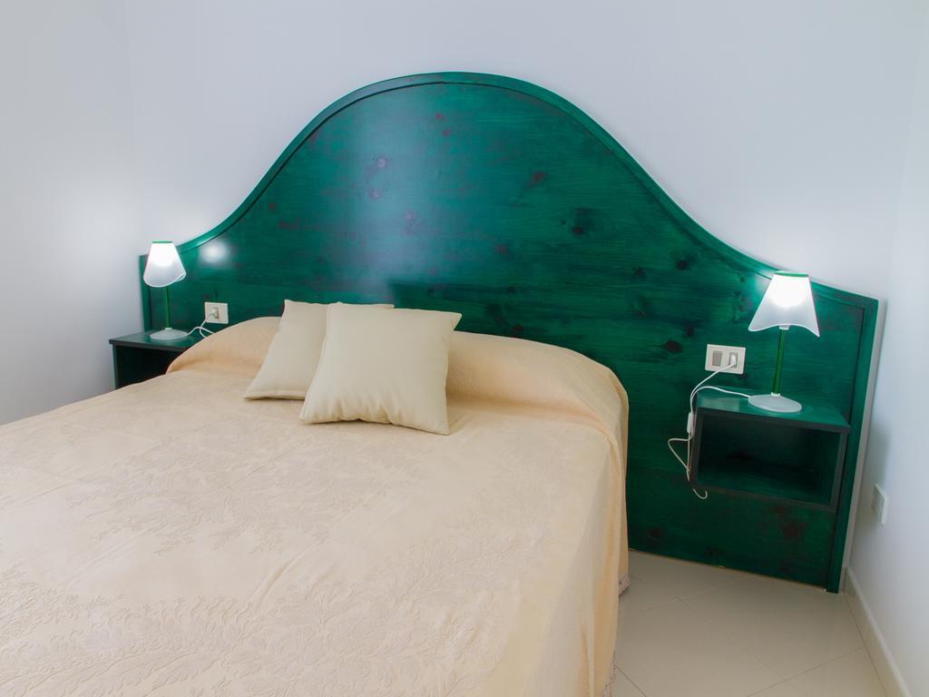 Gelso Bianco Apartments Кампофеличе ди Рокела Екстериор снимка