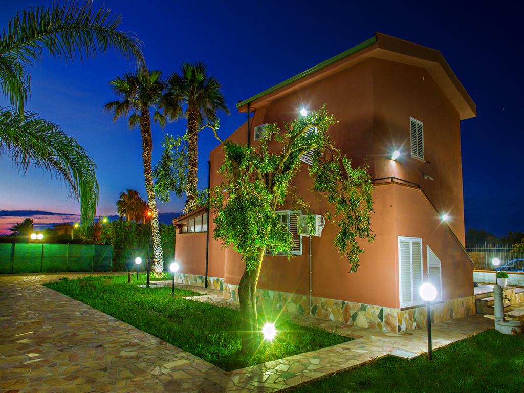 Gelso Bianco Apartments Кампофеличе ди Рокела Екстериор снимка